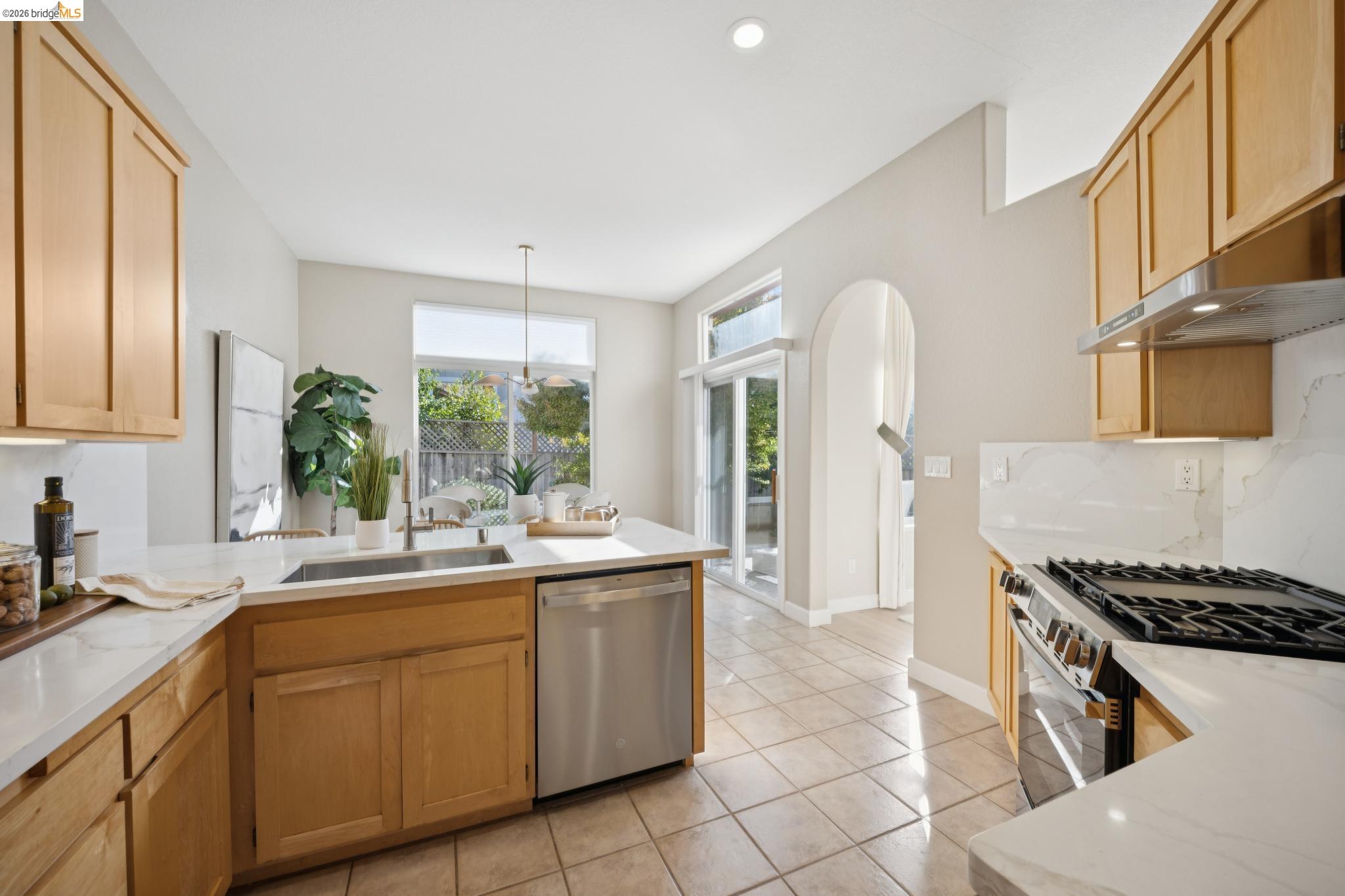 5503 Rainbow Cir