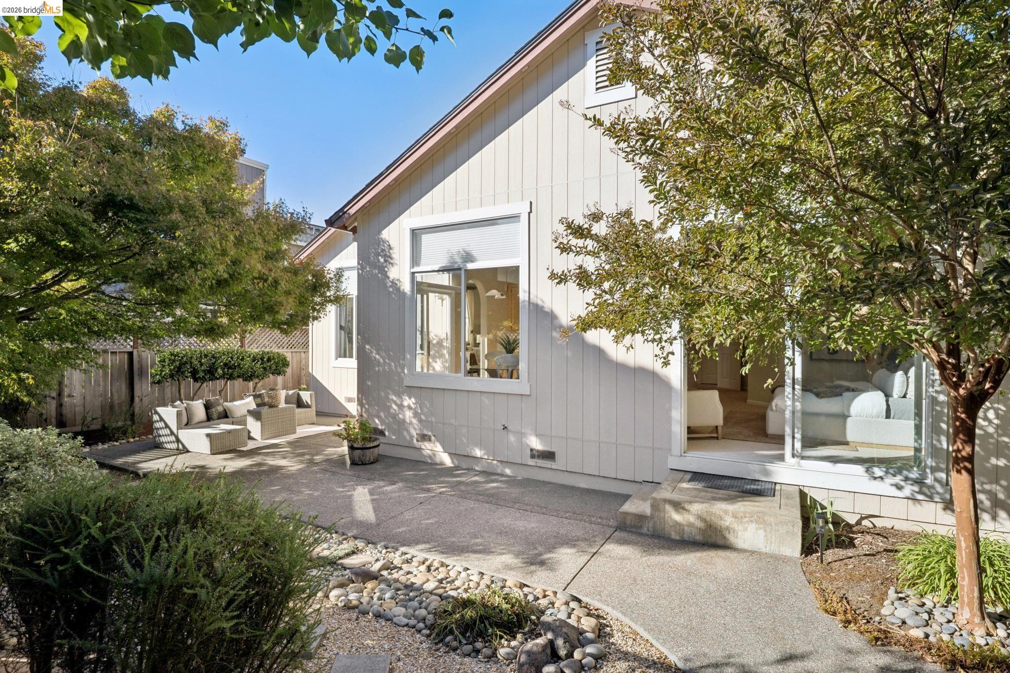 5503 Rainbow Cir