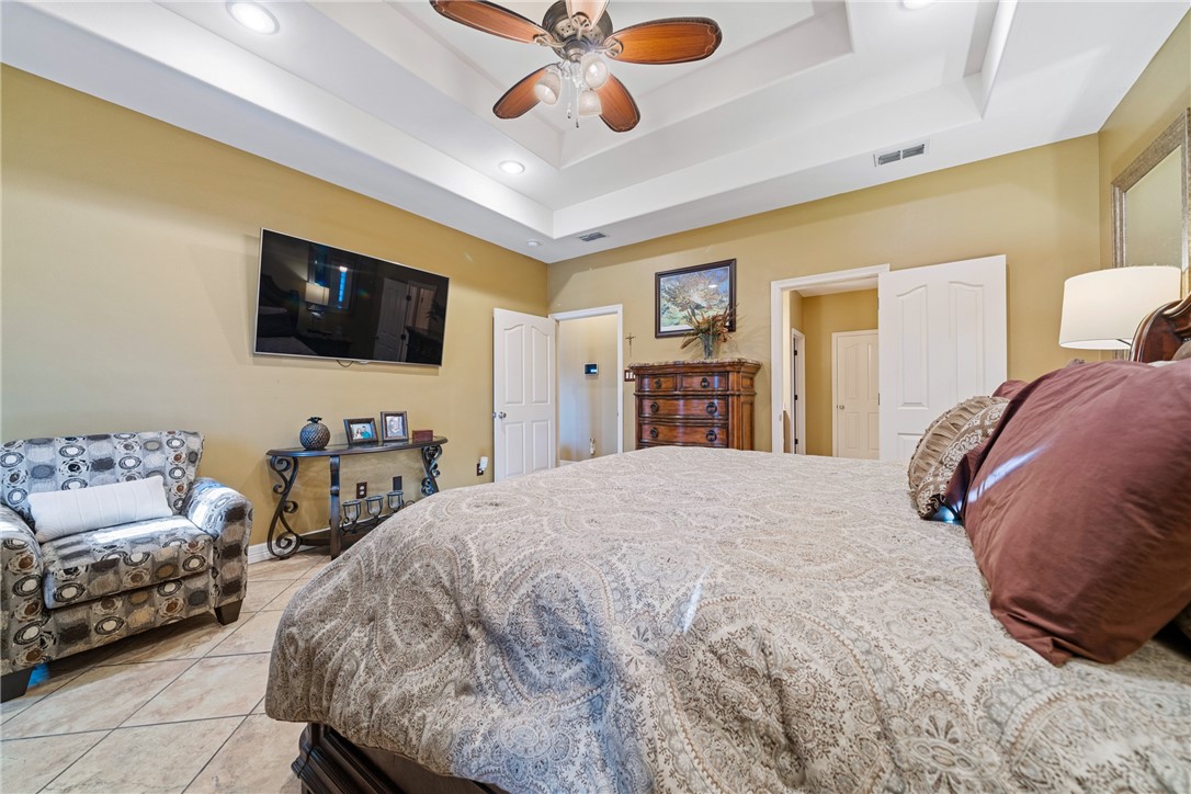 729 Golden Dr
