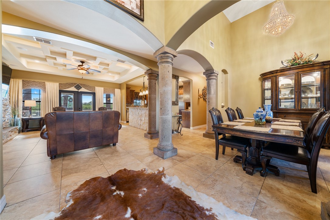 729 Golden Dr