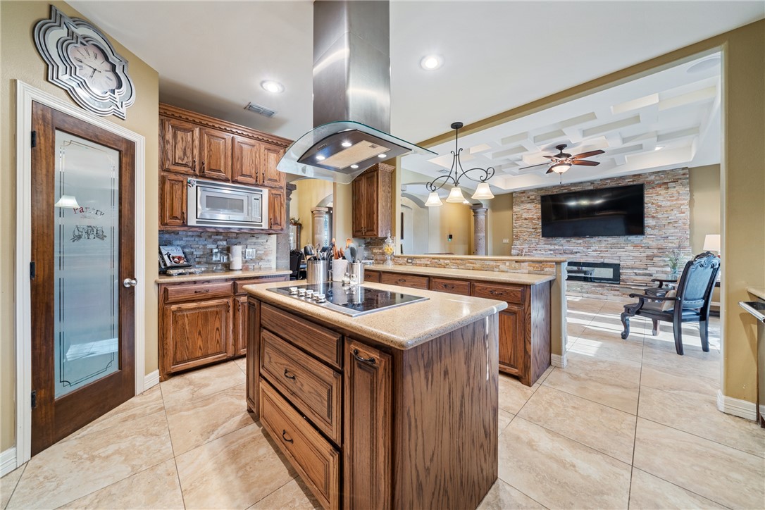 729 Golden Dr