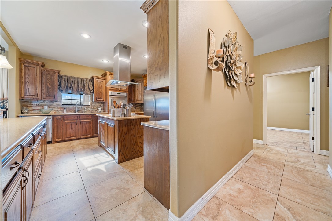 729 Golden Dr