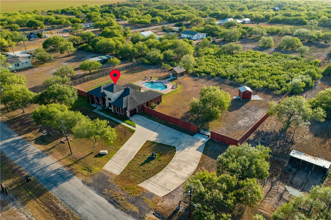 729 Golden Dr