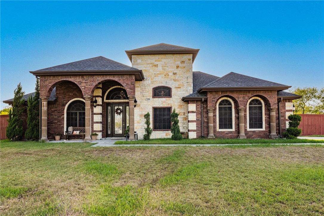 729 Golden Dr