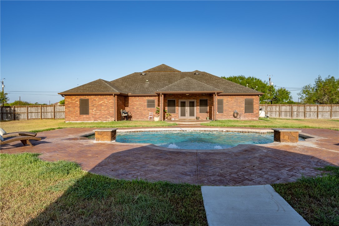 729 Golden Dr