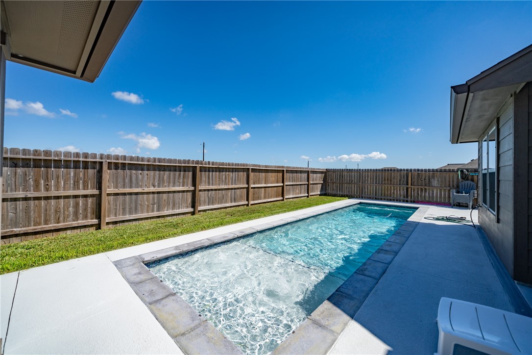 7734 Stampede Dr