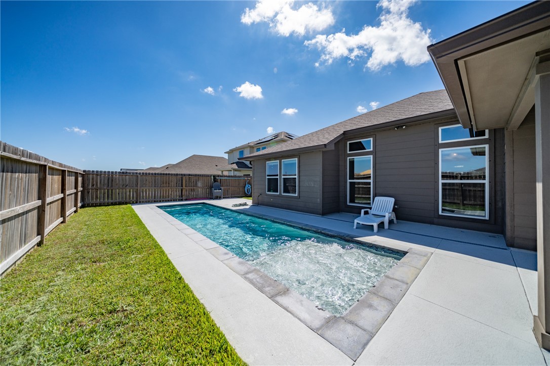 7734 Stampede Dr