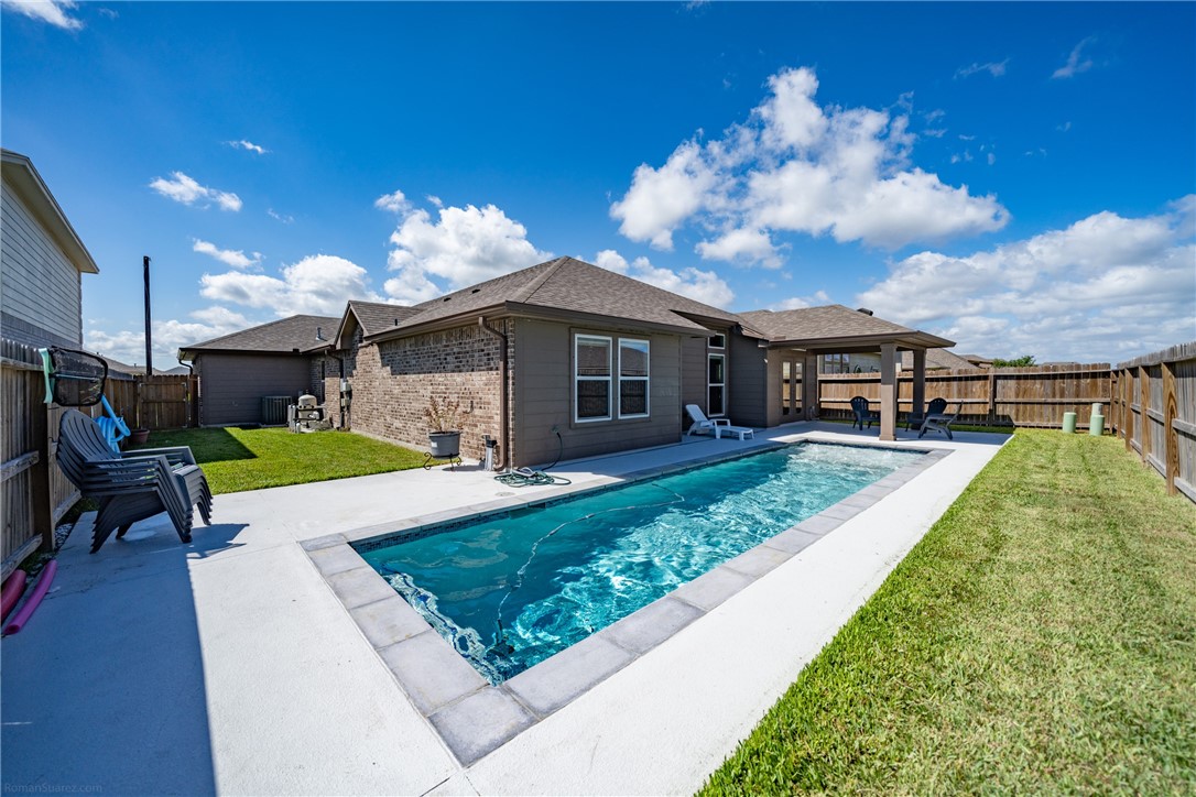 7734 Stampede Dr