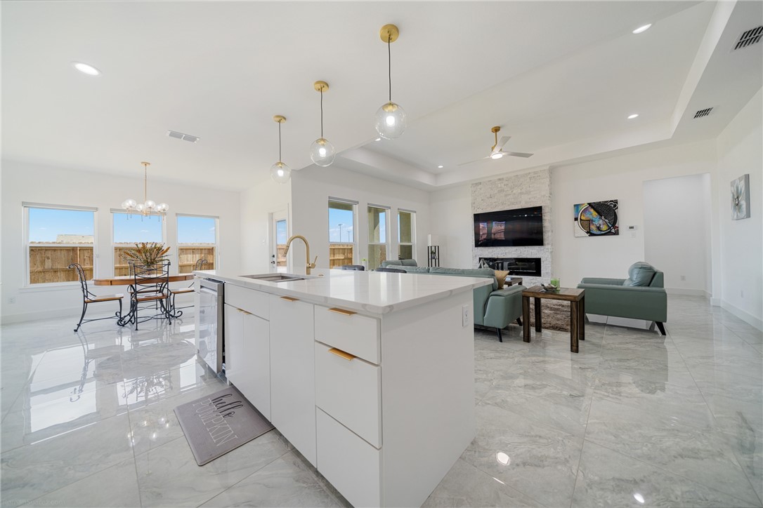 2622 Lannister Lane