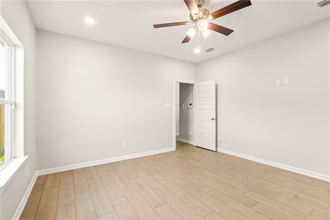 1263 La Esmeralda Dr