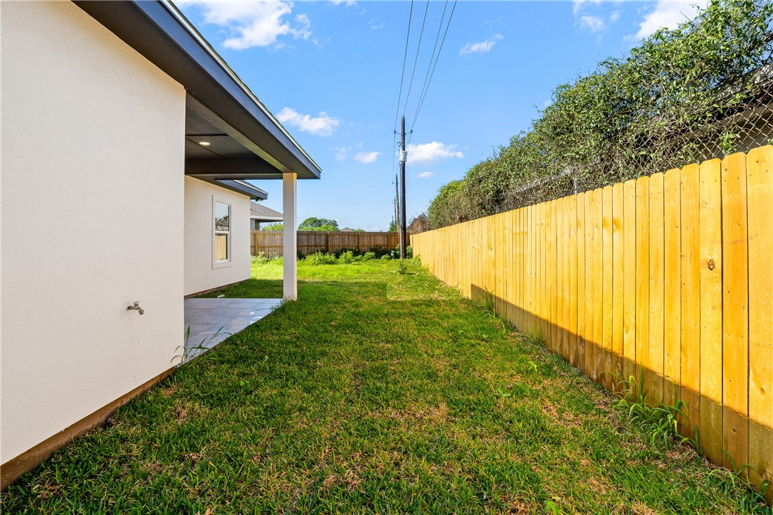 1263 La Esmeralda Dr
