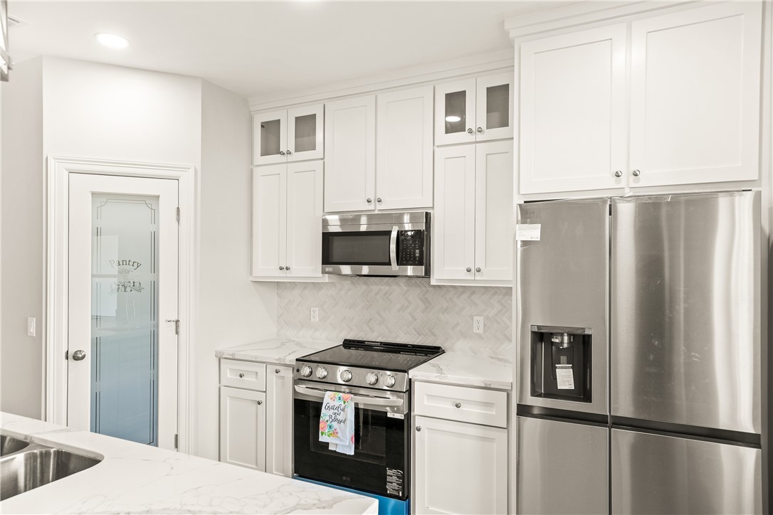 1263 La Esmeralda Dr