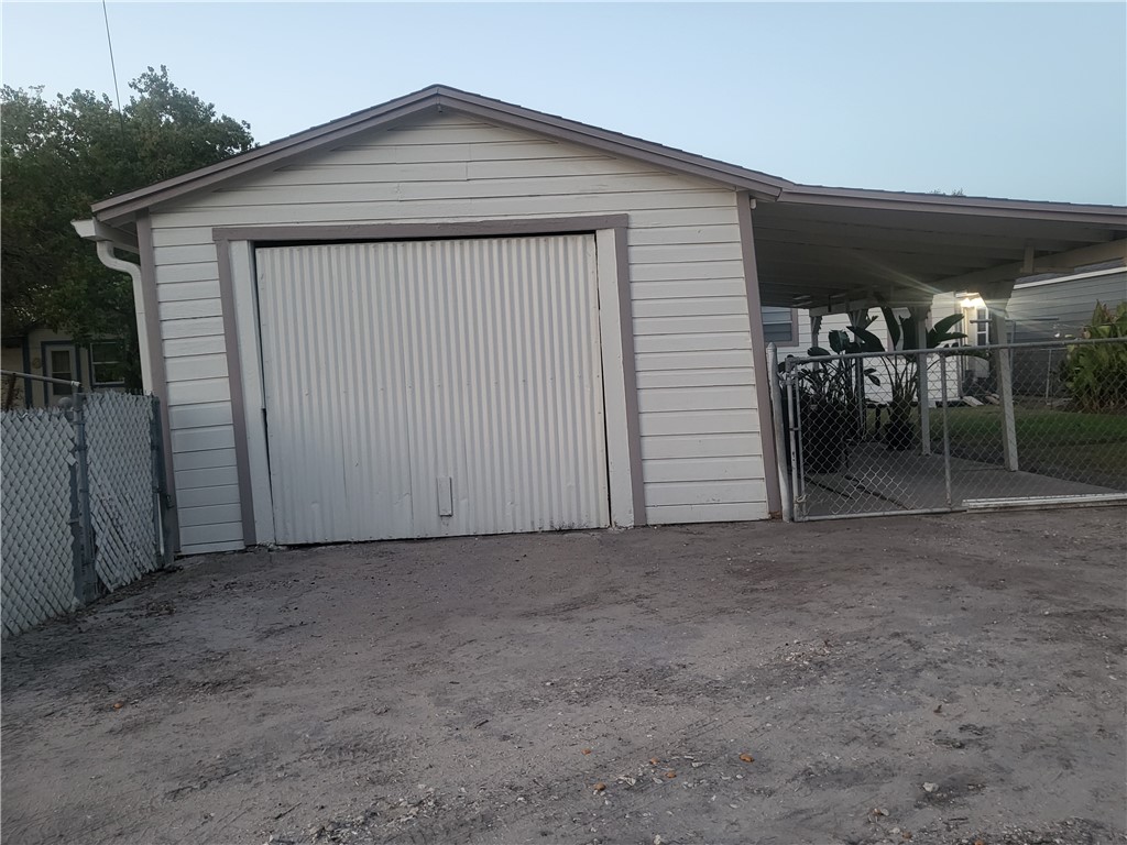 1215 E Fordyce Ave E