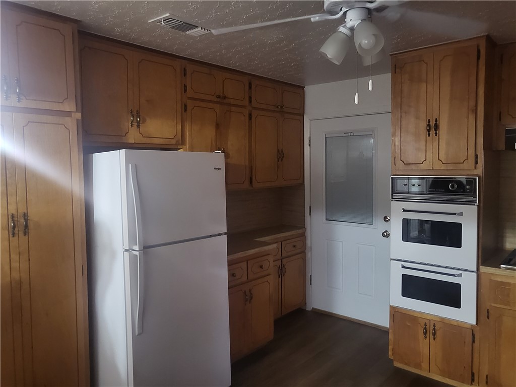 1215 E Fordyce Ave E