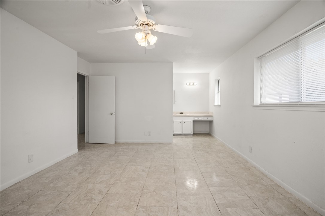 110 N University Blvd