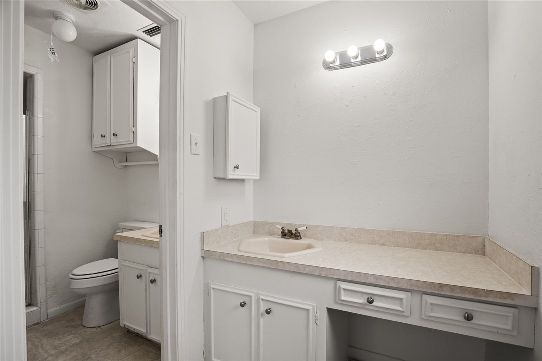 110 N University Blvd