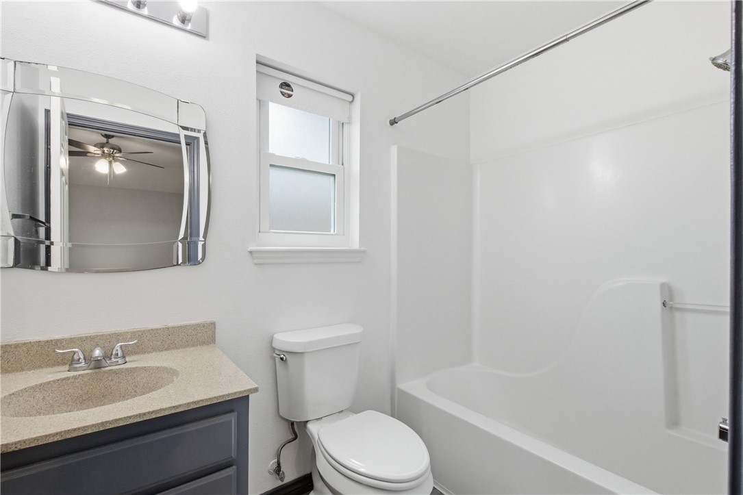 4910 Lake Livingston Dr