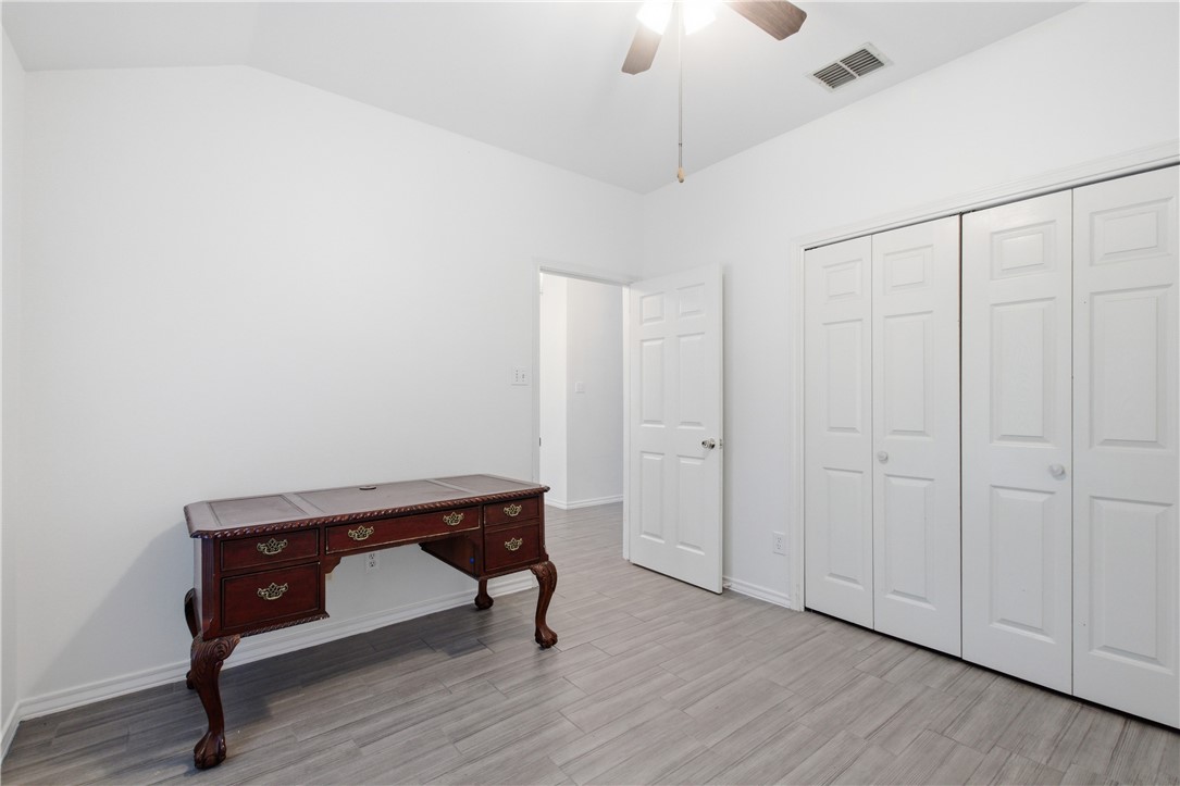 4910 Lake Livingston Dr