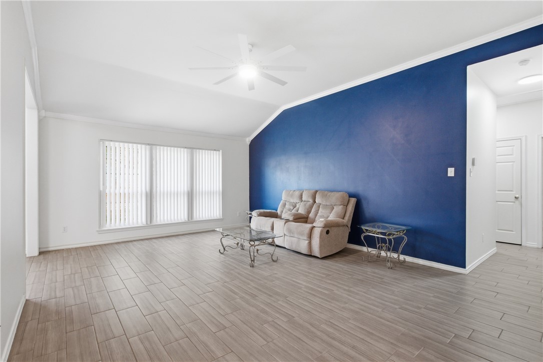 4910 Lake Livingston Dr