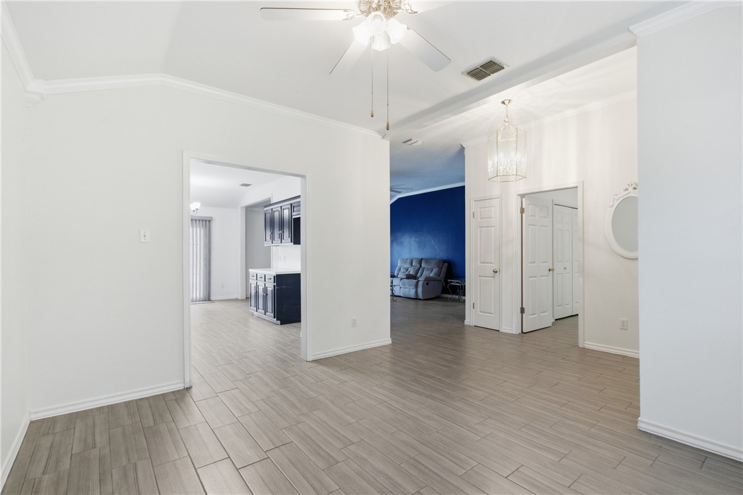 4910 Lake Livingston Dr