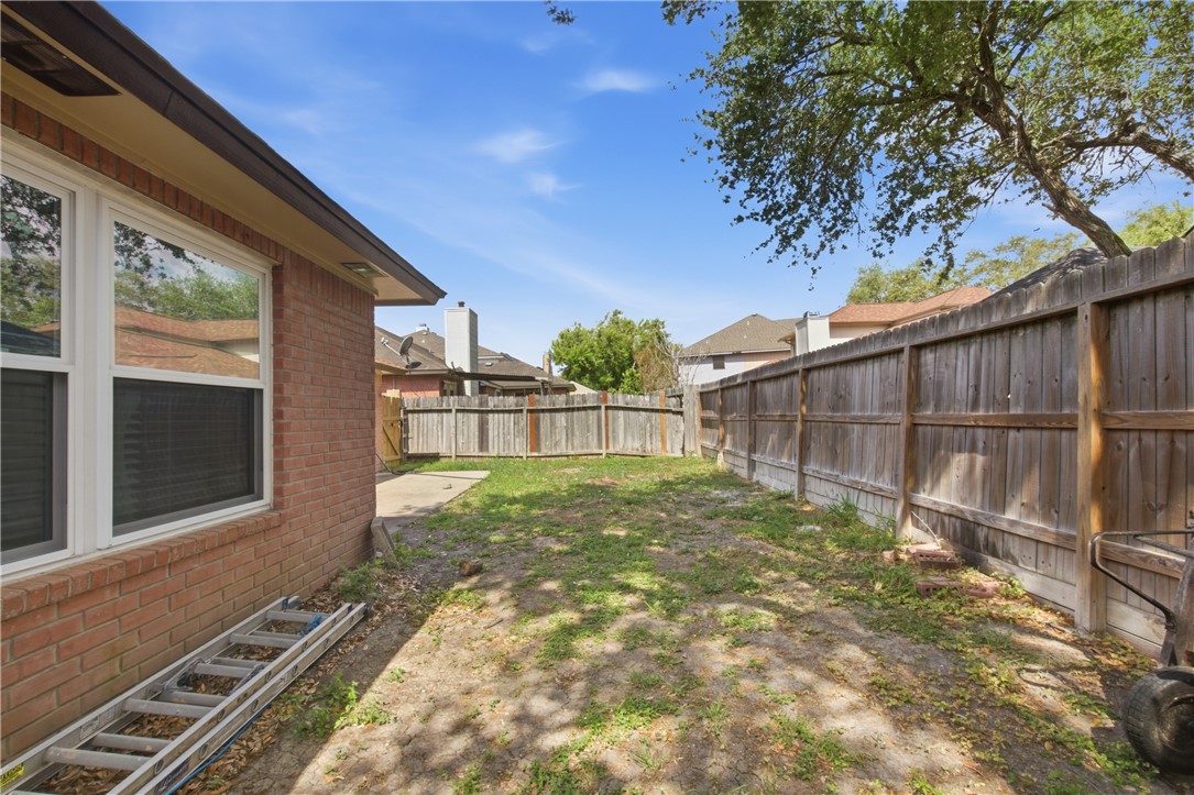 4910 Lake Livingston Dr