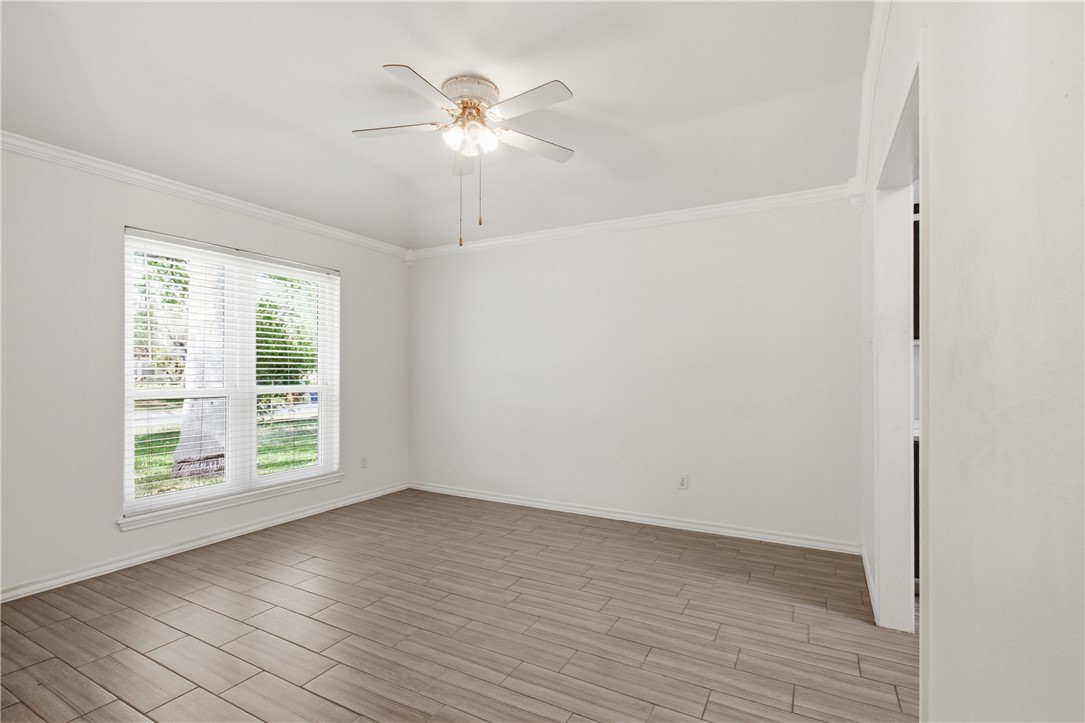 4910 Lake Livingston Dr