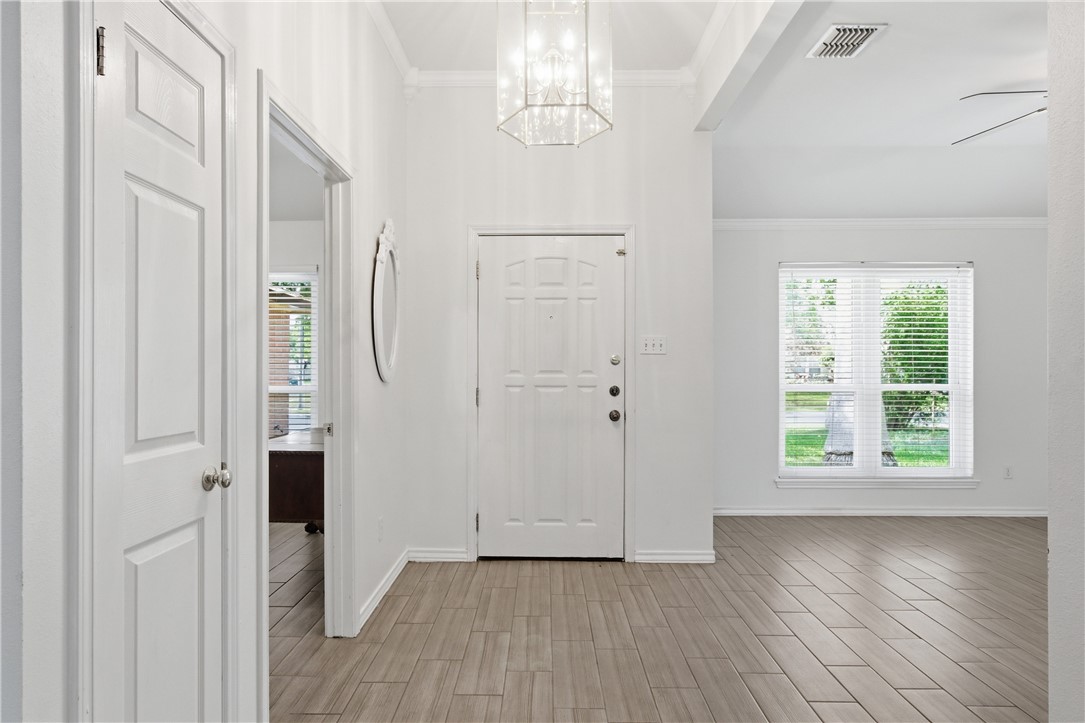 4910 Lake Livingston Dr