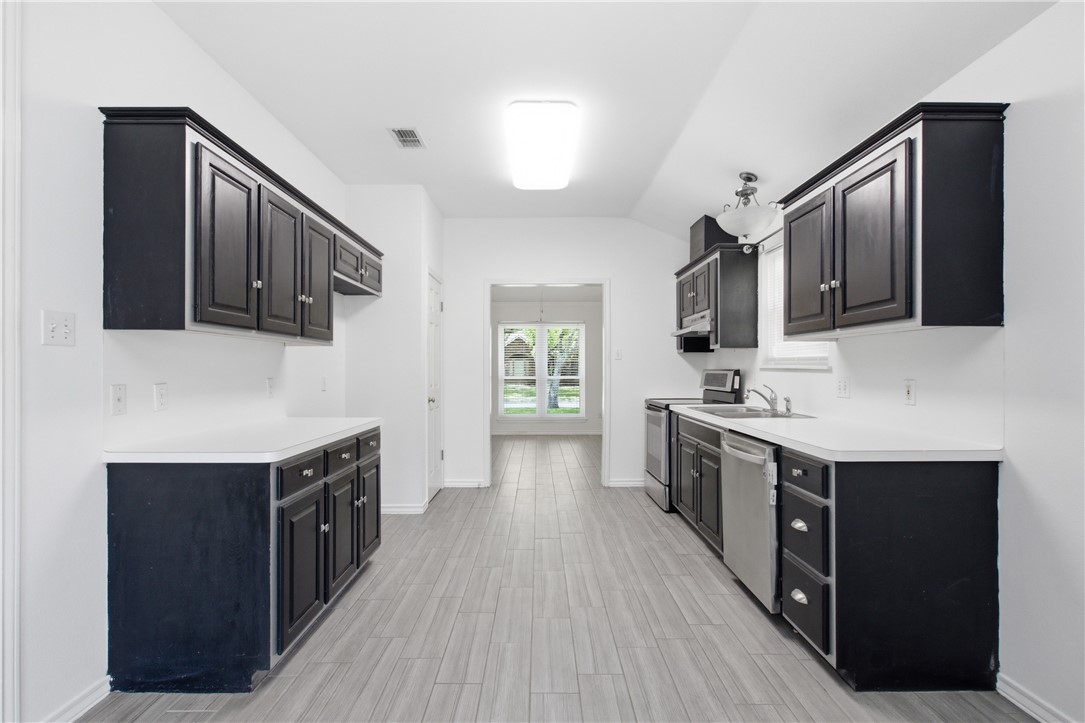 4910 Lake Livingston Dr