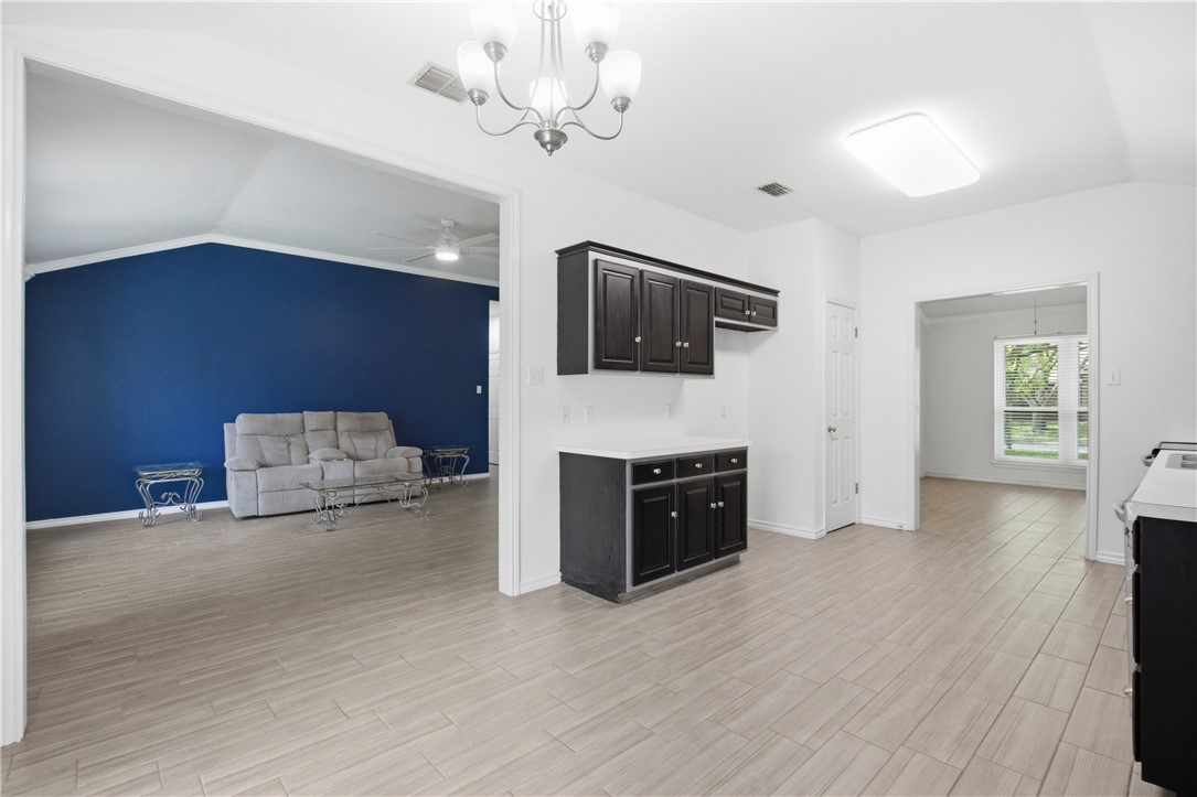 4910 Lake Livingston Dr