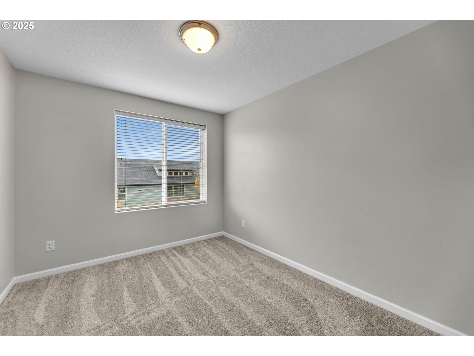 2504 S NISQUALLY AVE