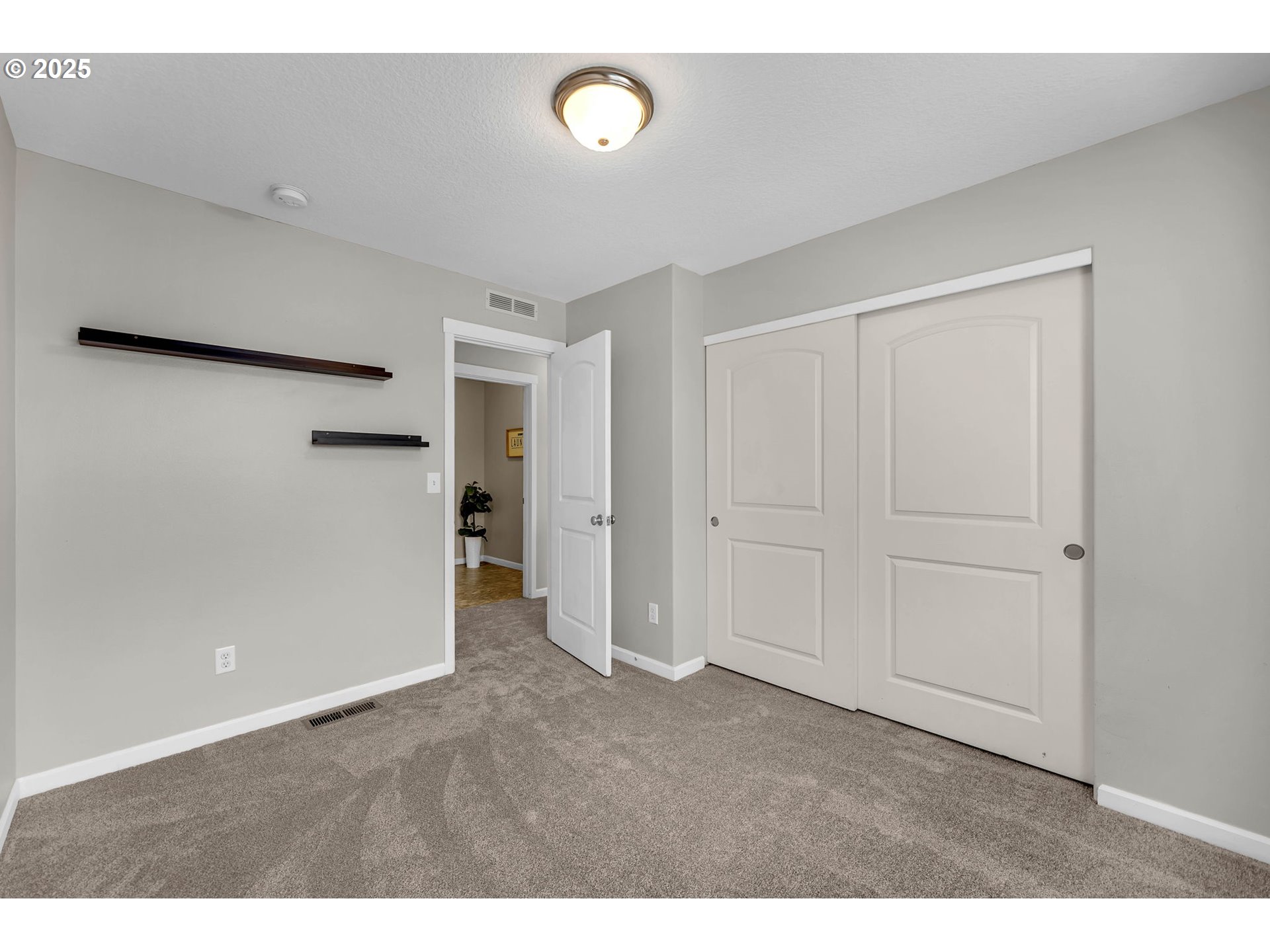 2504 S NISQUALLY AVE