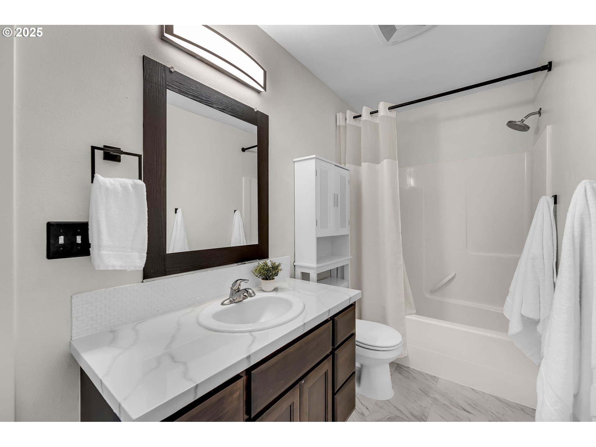 2504 S NISQUALLY AVE