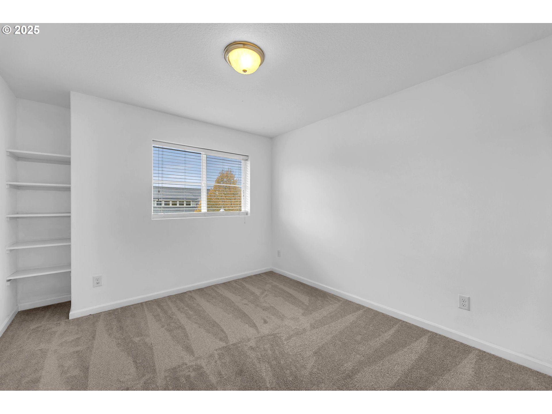 2504 S NISQUALLY AVE