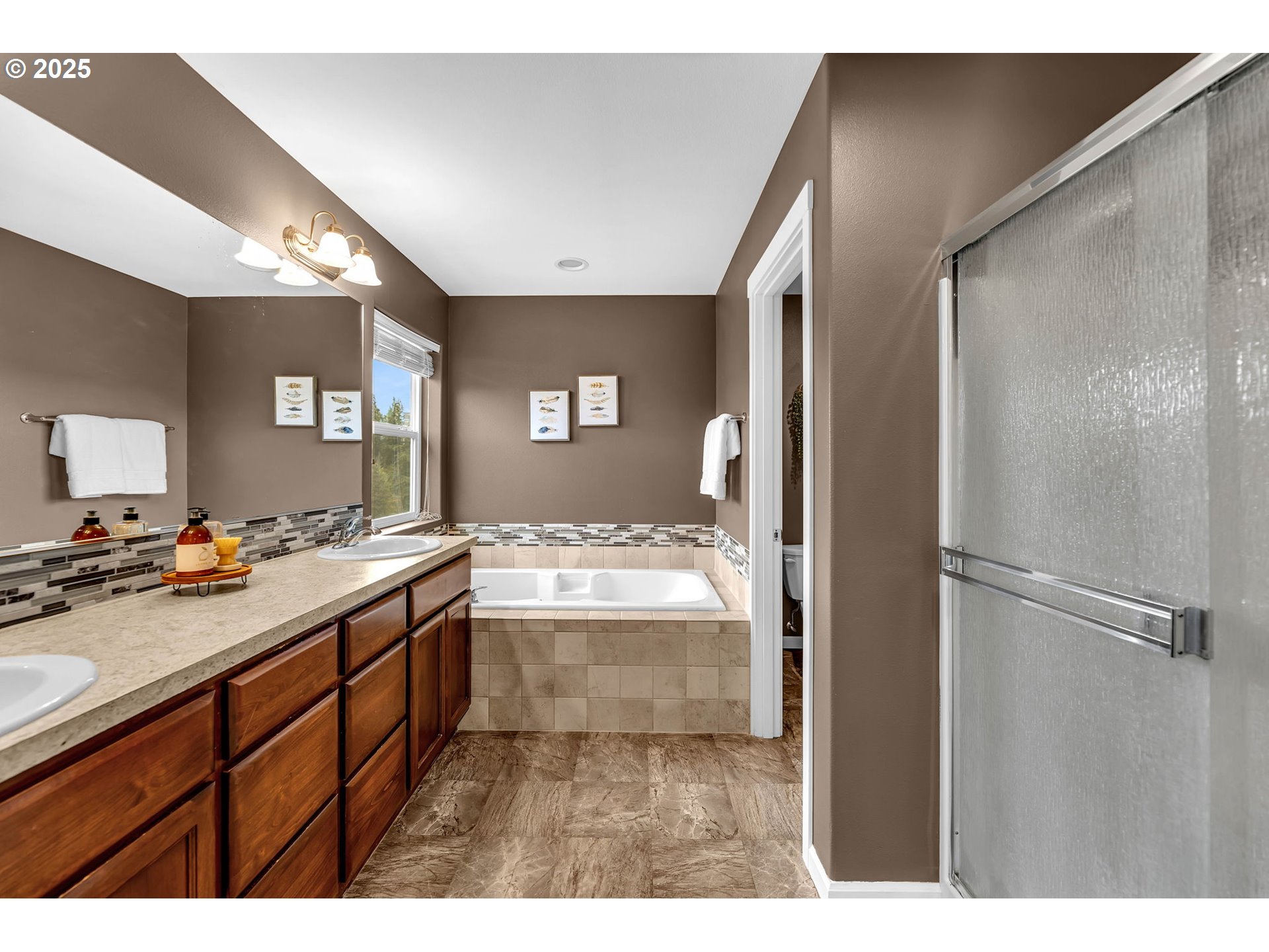 2504 S NISQUALLY AVE