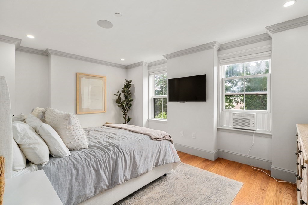 6 Temple St # 6
