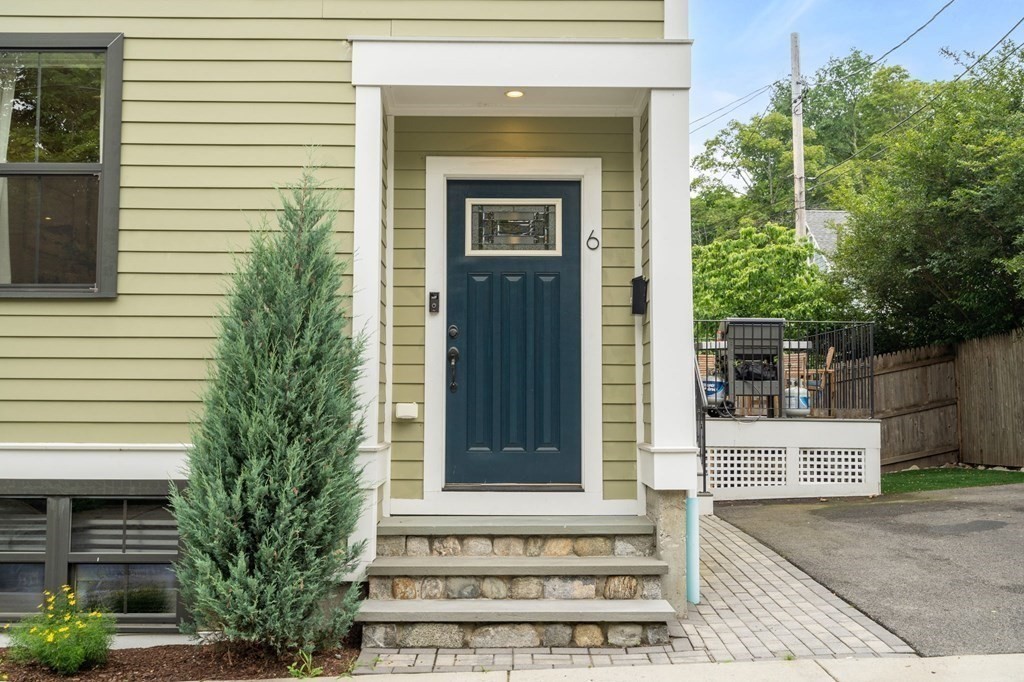 6 Temple St # 6