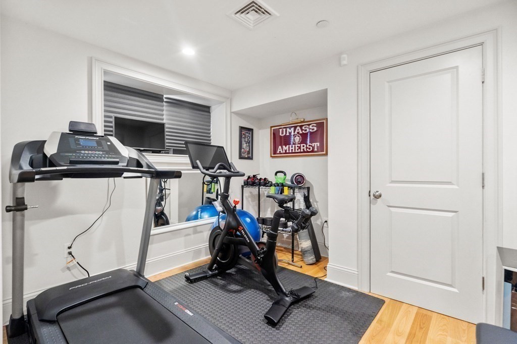 6 Temple St # 6