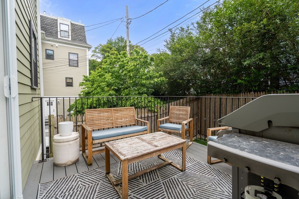 6 Temple St # 6