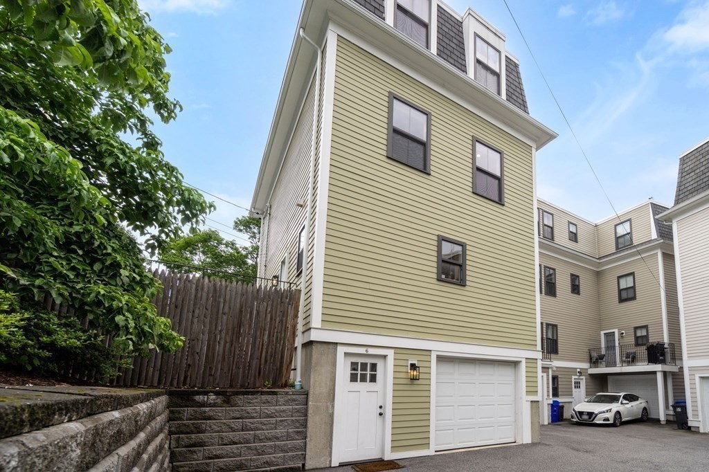 6 Temple St # 6