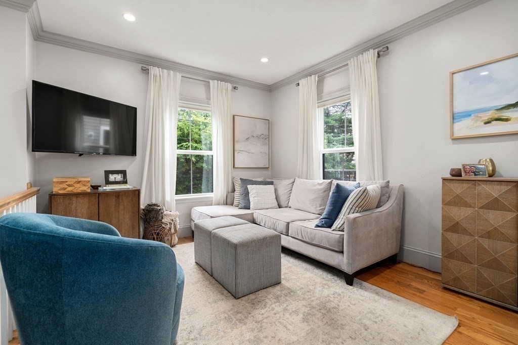 6 Temple St # 6