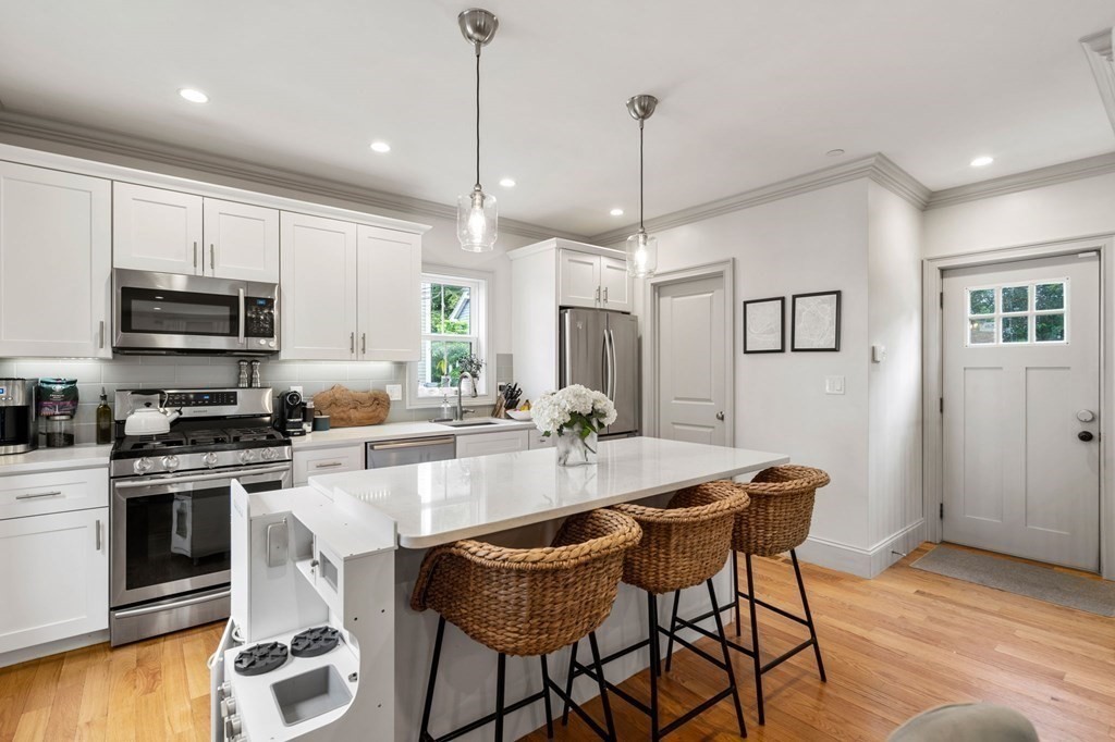 6 Temple St # 6