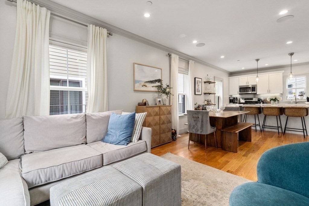 6 Temple St # 6