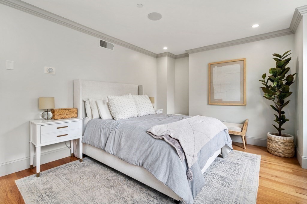 6 Temple St # 6