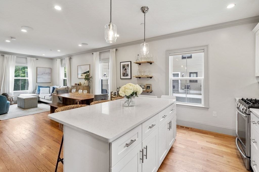 6 Temple St # 6