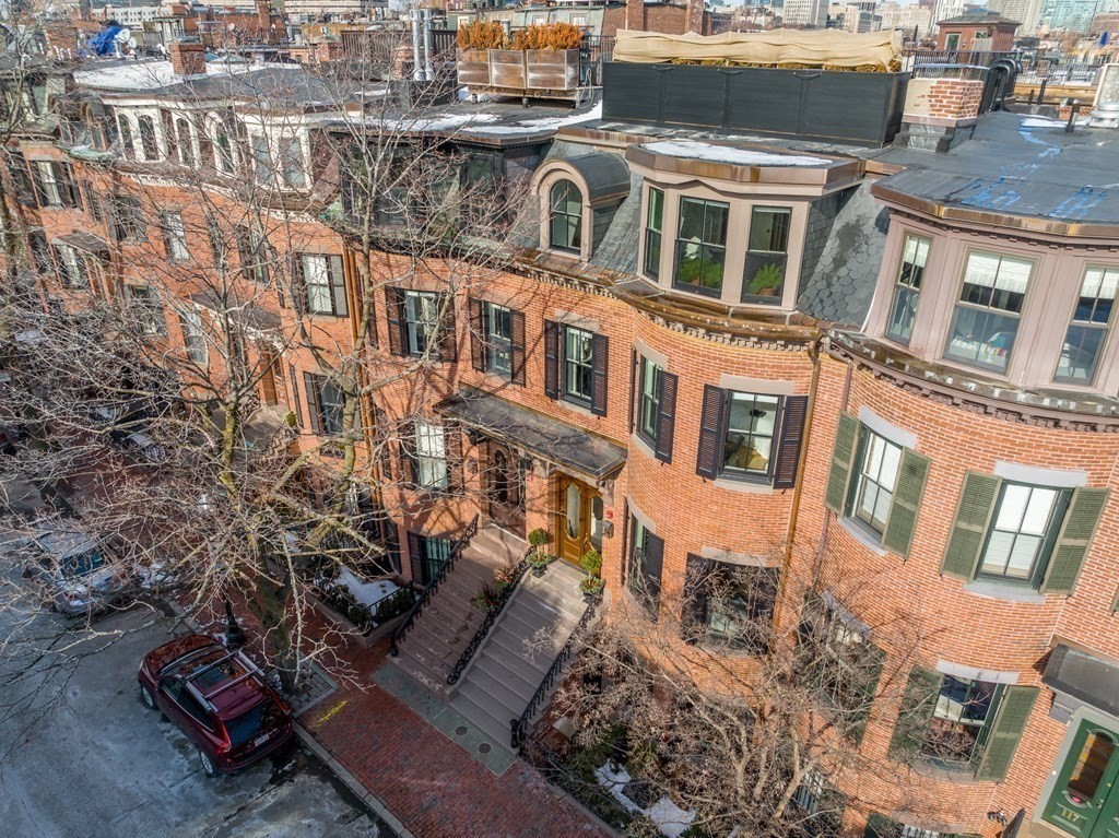 121 W Newton St # 2