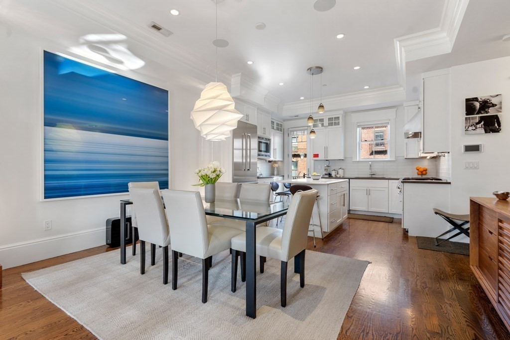 121 W Newton St # 2