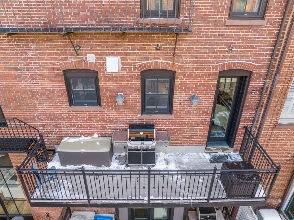 121 W Newton St # 2