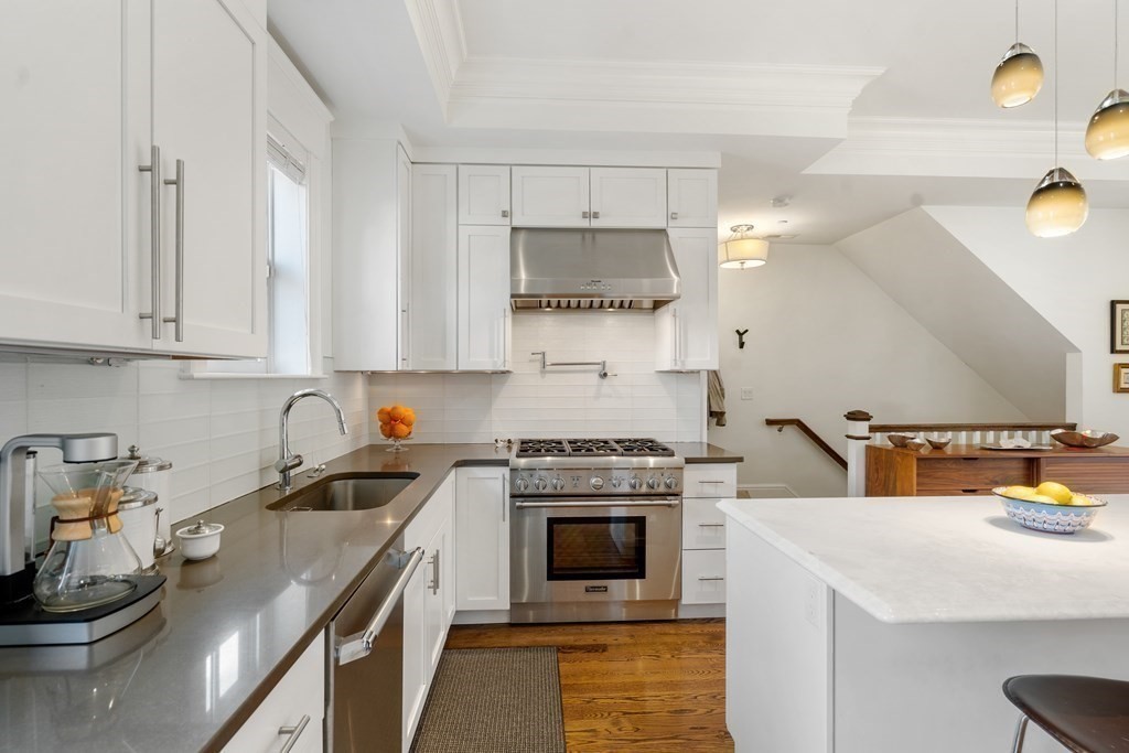 121 W Newton St # 2