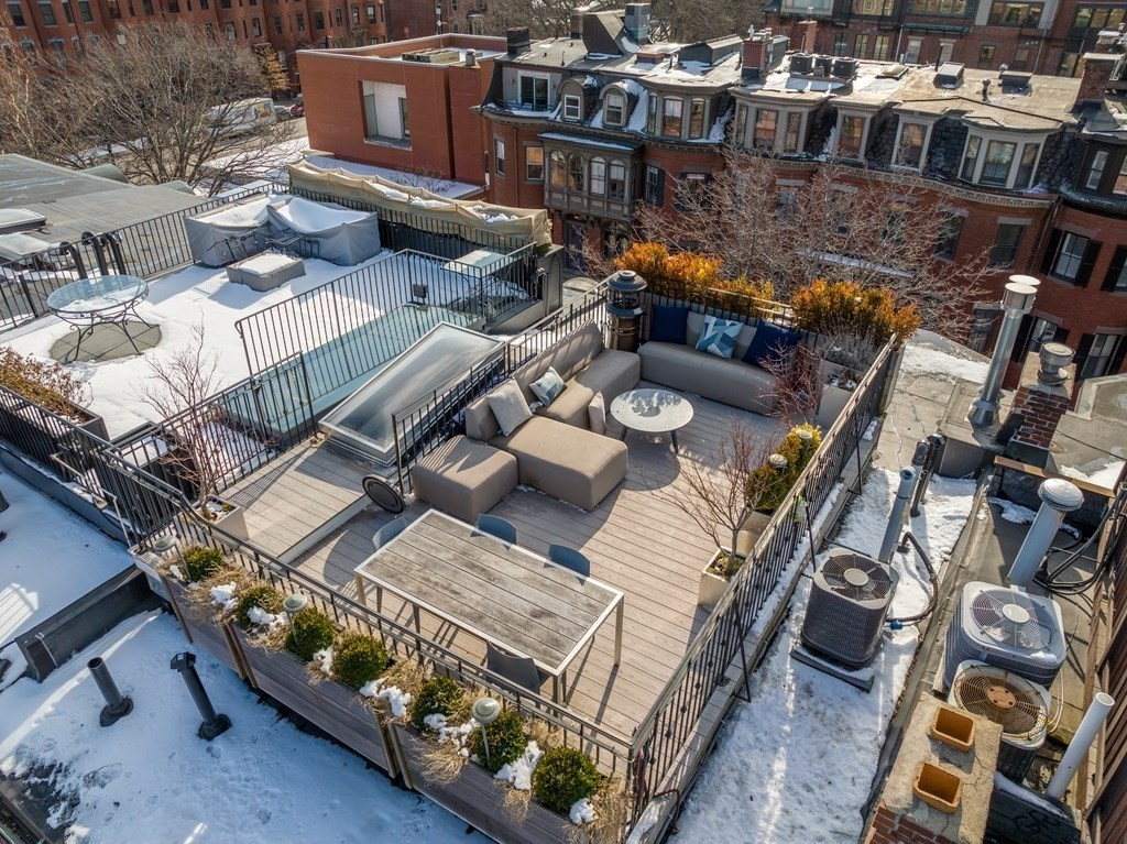 121 W Newton St # 2
