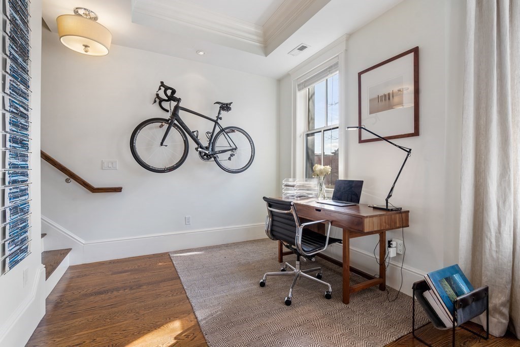 121 W Newton St # 2